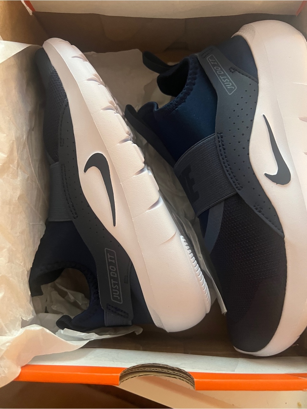 Nike Youth Flex Runner 4 in size 3Y Midnight Navy
